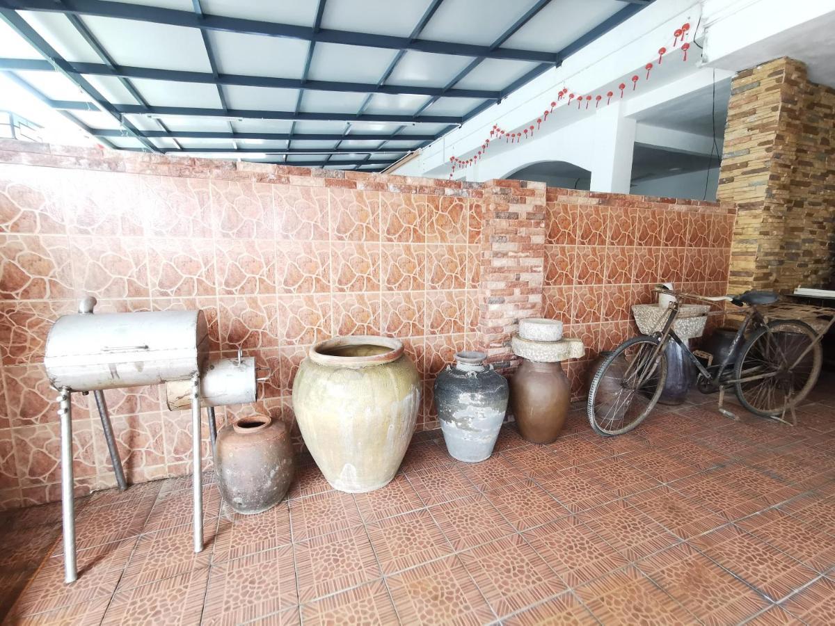 Jen Pd Homestay - Unique, Antique House No Wifi Порт-Диксон Экстерьер фото