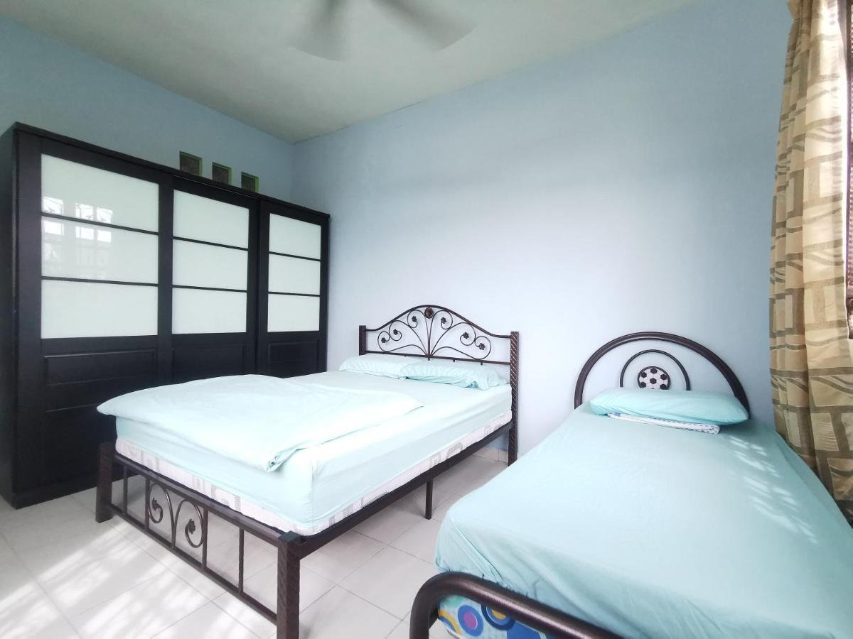 Jen Pd Homestay - Unique, Antique House No Wifi Порт-Диксон Экстерьер фото